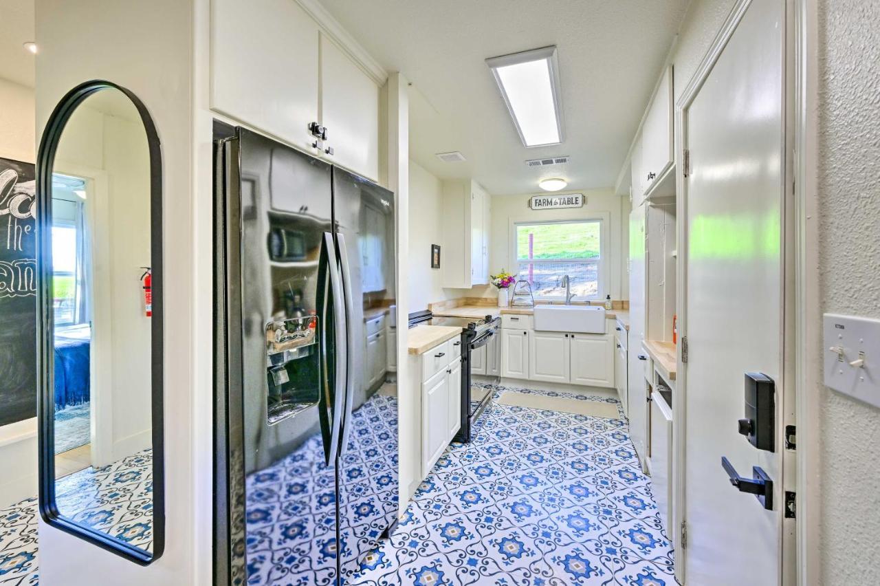 Peaceful Ranch Home With Sierra Nevada Views Woodlake Esterno foto