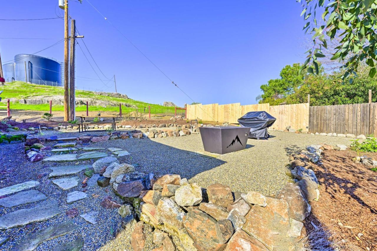Peaceful Ranch Home With Sierra Nevada Views Woodlake Esterno foto